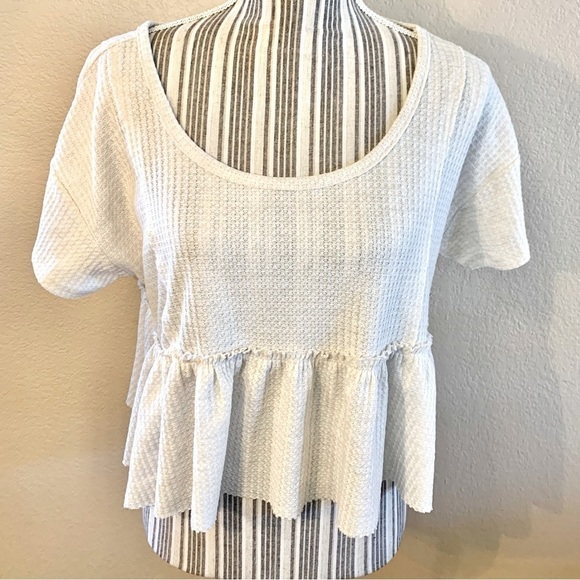 NWT Arizona Jean Co. Crop Top Large Cream Textured Peplum Top Cropped Short Slvs - Picture 1 of 13